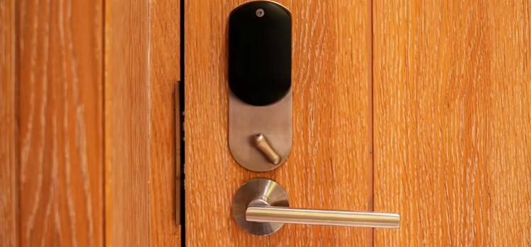 Automatic Locking Door Knob Redlands